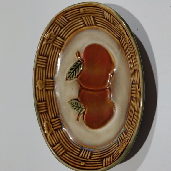 Vintage Other - Vintage Classic And Stylish Ceramic dish